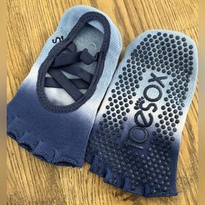 ToeSox Blue Ombre Grip Socks size S